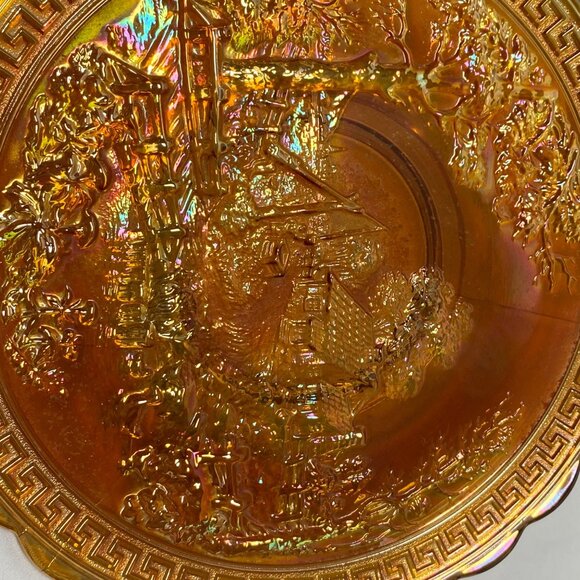 Imperial Carnival Glass Marigold 10" Plate With Homestead Woodland Design - Picture 3 of 10